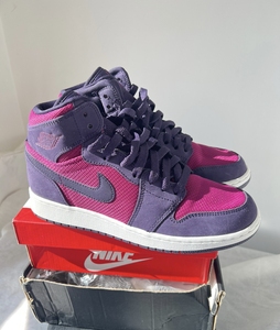 aj1乔丹女鞋葡萄紫 38码 穿过两次有点小,便宜出 非常新