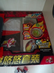奥迪双钻凌亮悠悠球套装光子精灵套装全新未拆封,盒子状态一般.