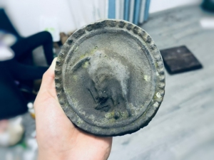 十二生肖瓦当 马纹 品相如图看好下单不退不换.