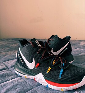 正品原盒 耐克kyrie 欧文5 黑魔法黑人月首发配色