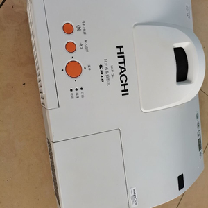 进口高清短焦进口投影仪日立q61,投影仪家用办公商务投影机成