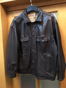 正品意大利原装万宝路xl牛皮夹克外套. 肩宽60厘米,袖长