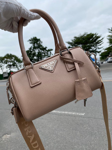 普拉达prada 枕头包 灰粉 鉴定贴