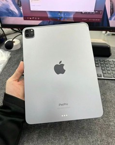 送笔和键盘，新款ipad二手平板pro2022款256g内存