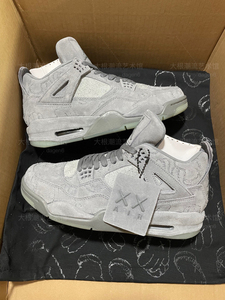 全新 aj4 kaws黑灰芝麻街联名篮球鞋