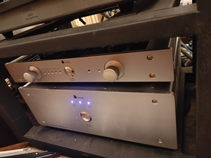 八达前后级功放