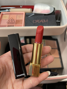 香奈儿 唇膏口红357 正红山茶花色 涂过几次 包邮转