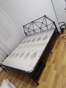 一米八宽的铁床