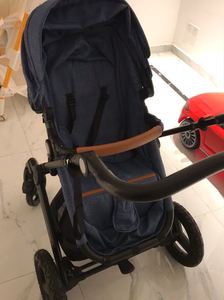 pouch帛琦婴儿车婴儿床几乎全新几乎全新婴儿车可以变床和车