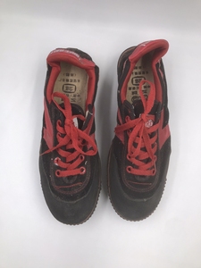 80怀旧金杯足球鞋.90年代的库存货,没有穿过的,26码,也