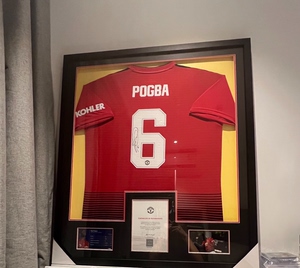 【代友出】出售保罗博格巴曼联官方认证签名球衣,载体为18-1