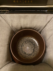 刘唐慎组长徒弟黄长发的大肚杯七段烧口径8.3左右吧最重的建盏