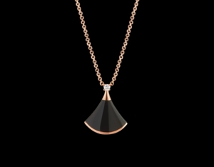 宝格丽小裙子项链黑色