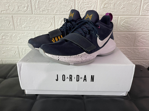 耐克pg1步行者44.5码篮球鞋