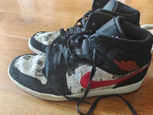 aj1报纸,46码,鞋子绝对正品,细节如图,假一赔十,二手产