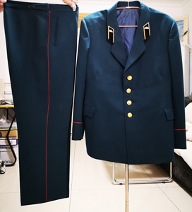 一套苏联m69装甲兵军官礼服(上衣 裤子 腰带 杂物)
