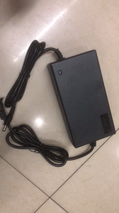 便宜处理二手闲置三石锂电池充电器36v 输出42v3a,哈罗