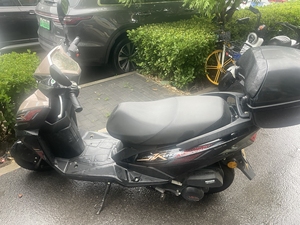 本菱牌125踏板摩托车,公户,一万七千公里,一打就着,刚买的