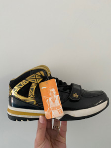 露友篮球鞋纳什1代,42码,全新带吊牌,原鞋盒丢失,配盒发货