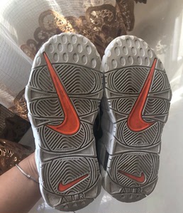 耐克皮蓬大air 超火的丹宁牛仔配色,内长17厘米,很新.正