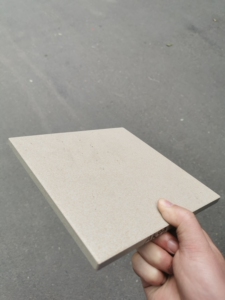 出售宏宇200×200广场砖,350平方的米色,还有30平方