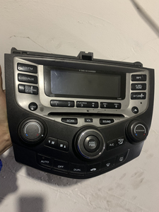 长期出七代雅阁六碟cd机,通货处理,未测试看好下手售出不退不