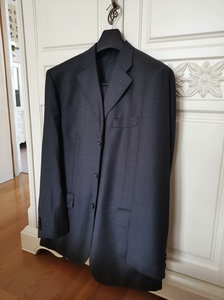 王牌男士商务西服套装，上衣型号180/100B，面料 纯羊毛