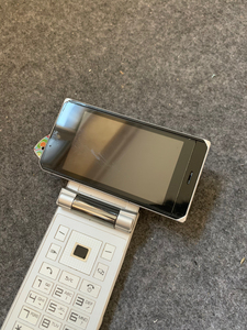 夏普旋转屏手机