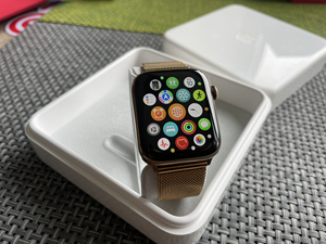 苹果手表s4金色不锈钢版44mm国行蜂窝 apple wat