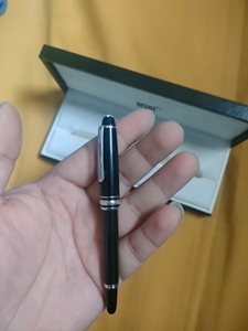 万宝龙莫扎特钢笔