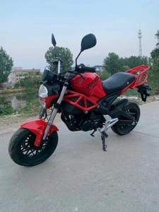 摩托车街车 二手全新摩托车最新杜卡迪款小怪兽150cc到货