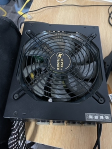 振华金山冰蝶600w半模组金牌电源,模组线都在,没有拆修没有