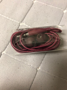 akg三星s9 限量版勃艮第红原装耳机 .纯原越南版.非原材