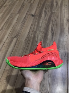 安德玛 库里6 西瓜红 中国行配色