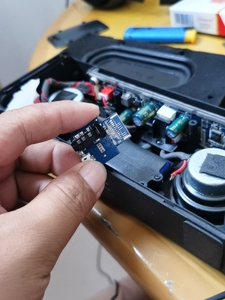 山水音响t28自己拆坏了 充电的接口别的一切正常会修的来