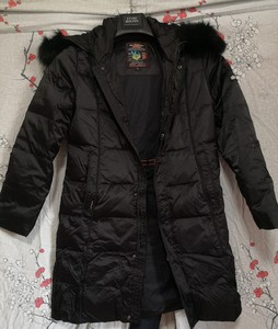 sharon雪伦白鸭绒黑色连帽女中长款羽绒服