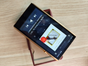 艾利和spk铜版国行.机器 原装皮套,无盒,2020年4月购