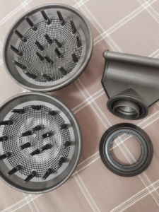 戴森原装进口吹风机配件,小的25一个,大的35一个,个人闲置