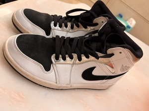 正品aj黑白银小伦纳德,是得物购入的,有购买记录.不要拿假货