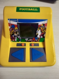 橄榄球游戏机game wath掌机电子表功能游戏机黑白印刷屏