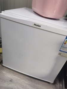 转海尔小冰箱bc50en,静安区新闸路