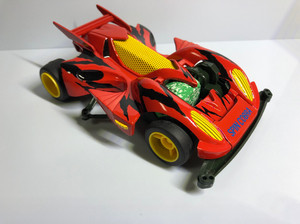 红色旋转眼镜蛇四驱车,亮光漆全喷车壳,加网,有喜欢的朋友可以