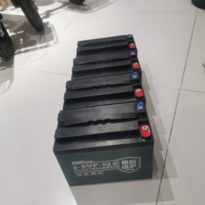 闲置出一组超威48v52安售后维护拆车电池,出厂日期22年3