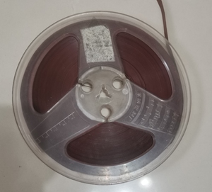 8mm盘式录音带 当作空带出不包内容 实物拍图 品相如图 没