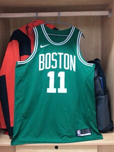 凯里欧文凯尔特人时期11号球衣au款就是nba球员打比