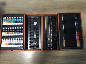 蒙马特绘画套装无水彩笔,其余34色彩铅,4只毛刷,12色牙膏