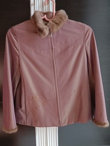 斯尔丽水貂领外套，非常喜欢的一件衣服，专柜入，衣长60胸围9