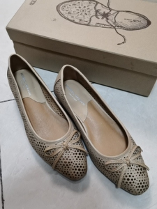 从容678淘宝忠于手工,源于自然,食草堂女鞋,轻便,舒适,欢迎咨询选购