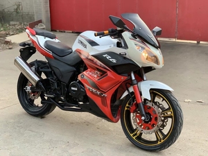 刀锋战士最新到货一台极品运动版250公路赛大s[]高配电子表