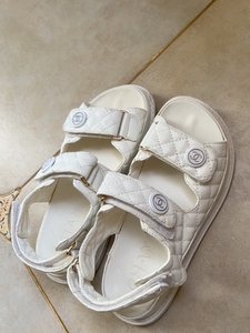 香奈儿小香风夏季果冻菱格纹凉鞋 微商200入 清鞋柜出 穿过